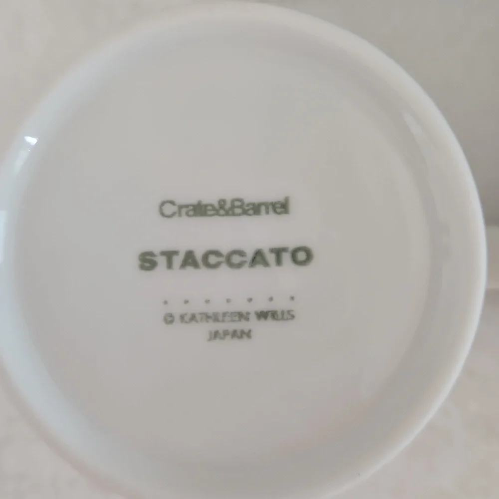 Crate&Barrel Vintage Staccato Elegant White Porcelain Mug Made in Japan Set of 4
